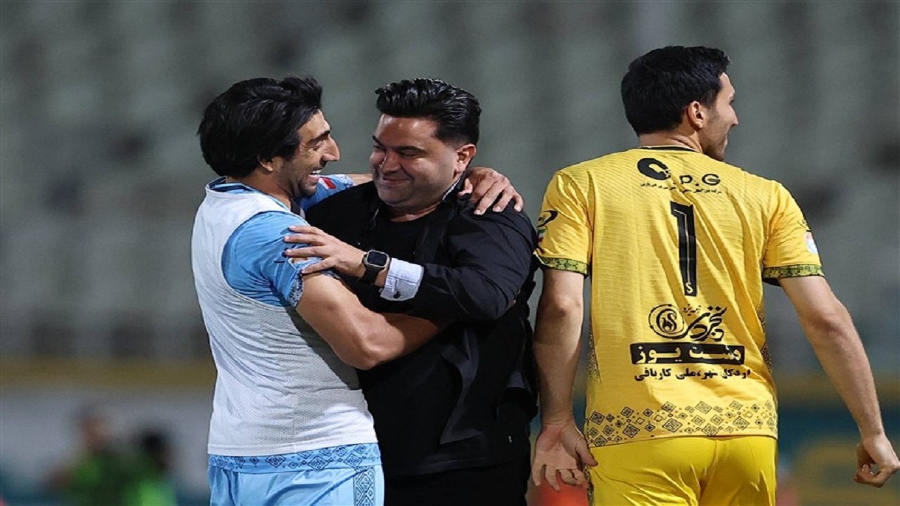 سرمربی چادرملو: با ۲ جلسه تمرین ۳۰ دقیقه‌ای پرسپولیس را شکست دادیم