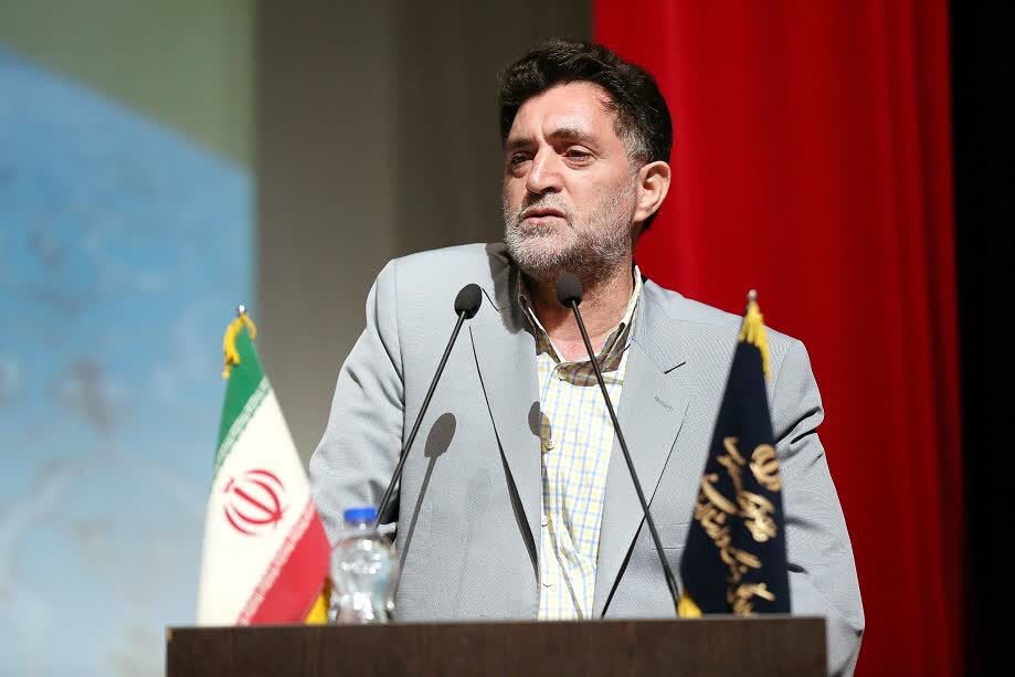 سلمان فارسی؛ اسوه ساده‌زیستی و ولایت‌مداری برای کارگزاران نظام اسلامی