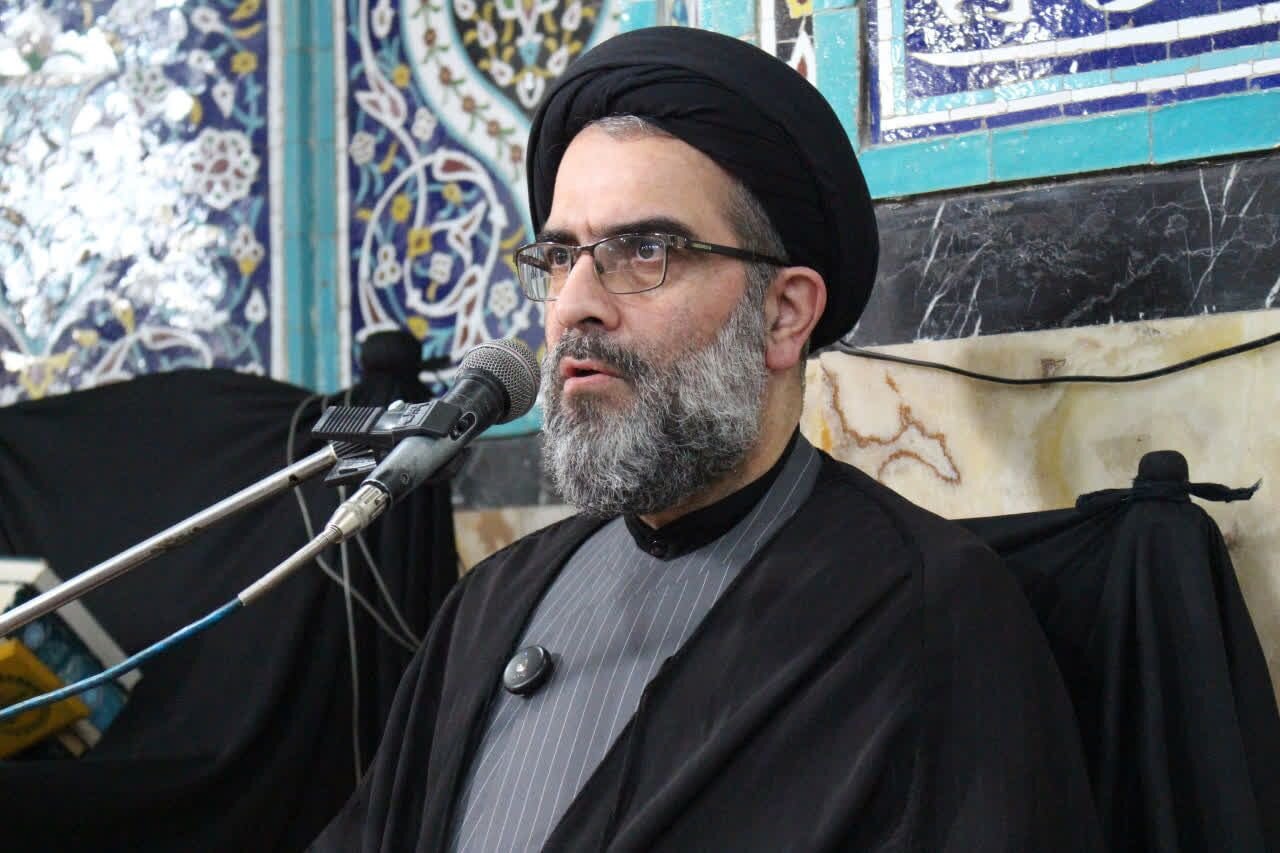 آیت‌الله طاهری: جامعیت علمی و اخلاص رهبر شهید، الگویی ماندگار برای جهان اسلام