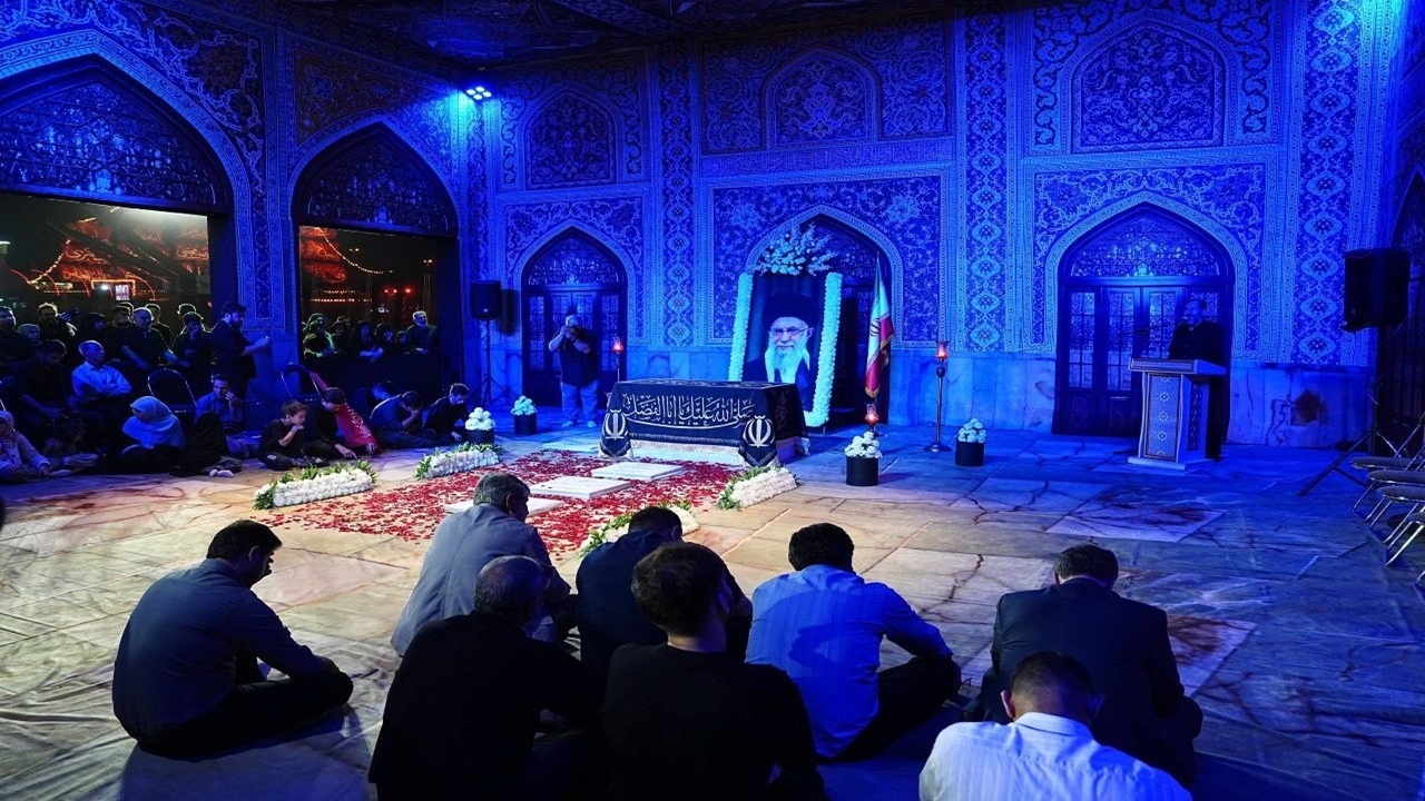 نماد مزار رهبر شهید در میدان آزادی رونمایی شد؛ توکلی‌زاده: شهادت شیعیان را قدرتمندتر کرد