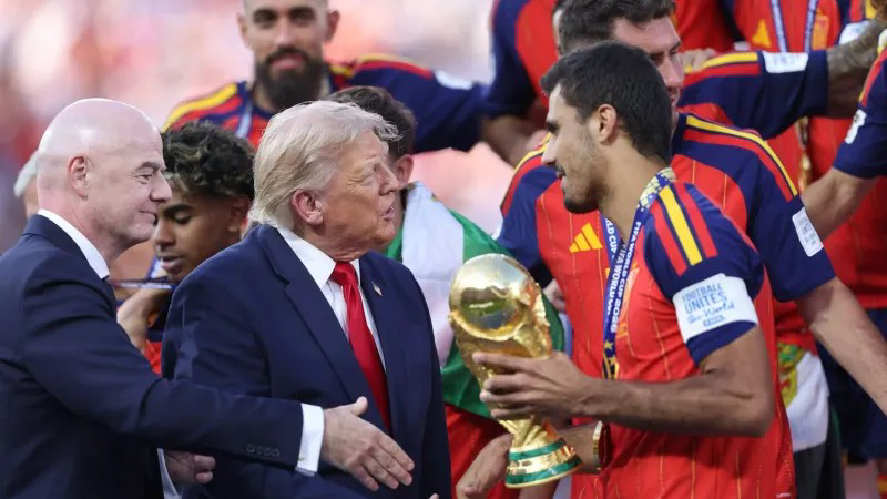 تلاش جنجالی ترامپ برای مصادره قهرمانی اسپانیا؛ از کلاه قرمز تا توهم سیاسی