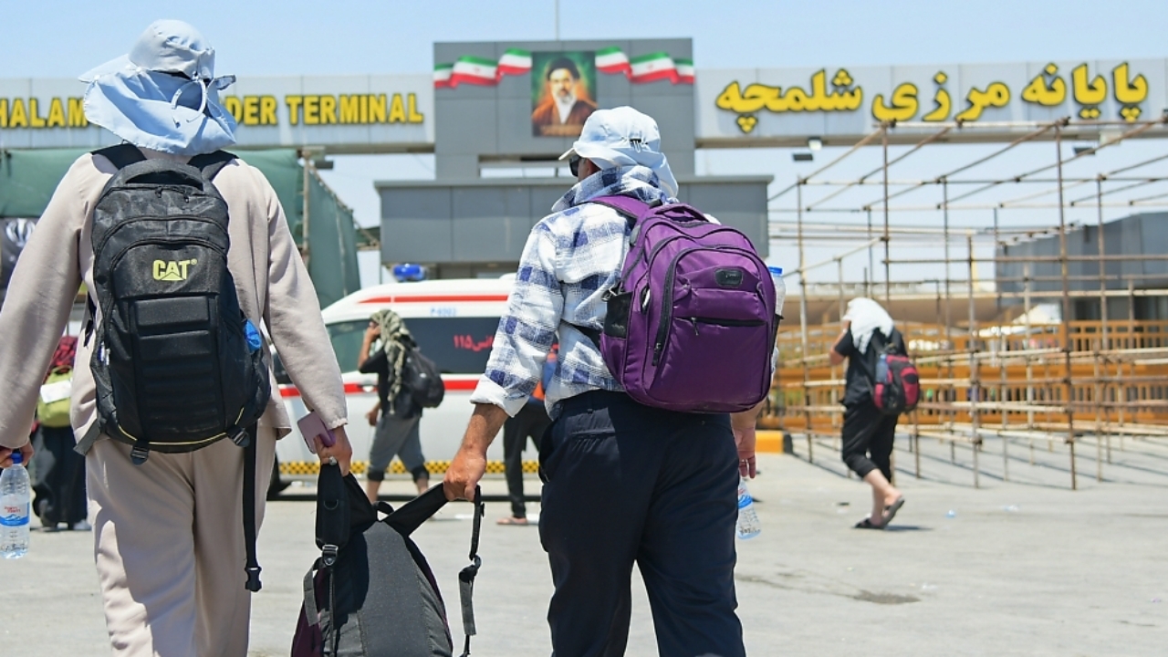 شلمچه پس از حمله هوایی آمریکا؛ راهپیمایی اربعین با قدرت ادامه یافت