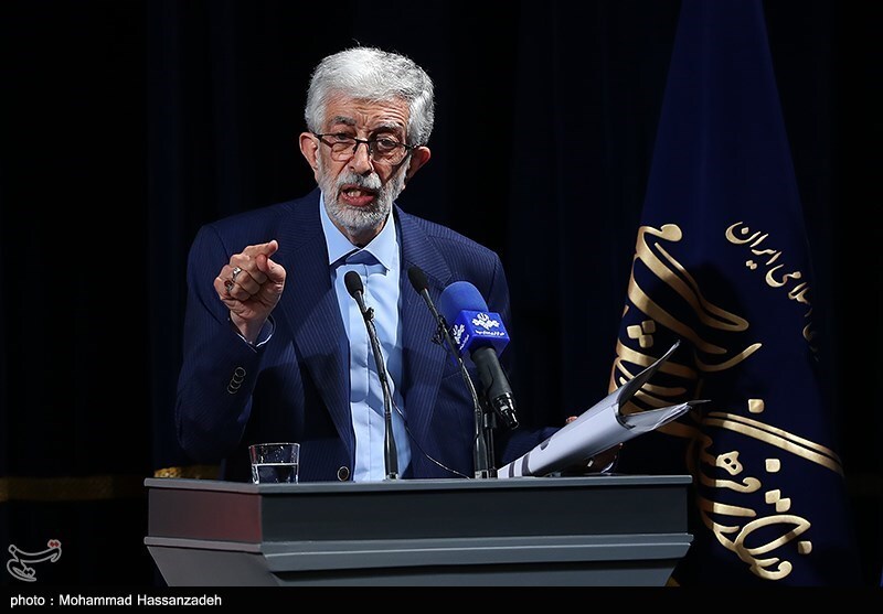 حداد عادل: پیوند رهبر و جامعه با ظاهرسازی ایجاد نمی‌شود/ باور حقیقی رمز نفوذ قلبی رهبری است