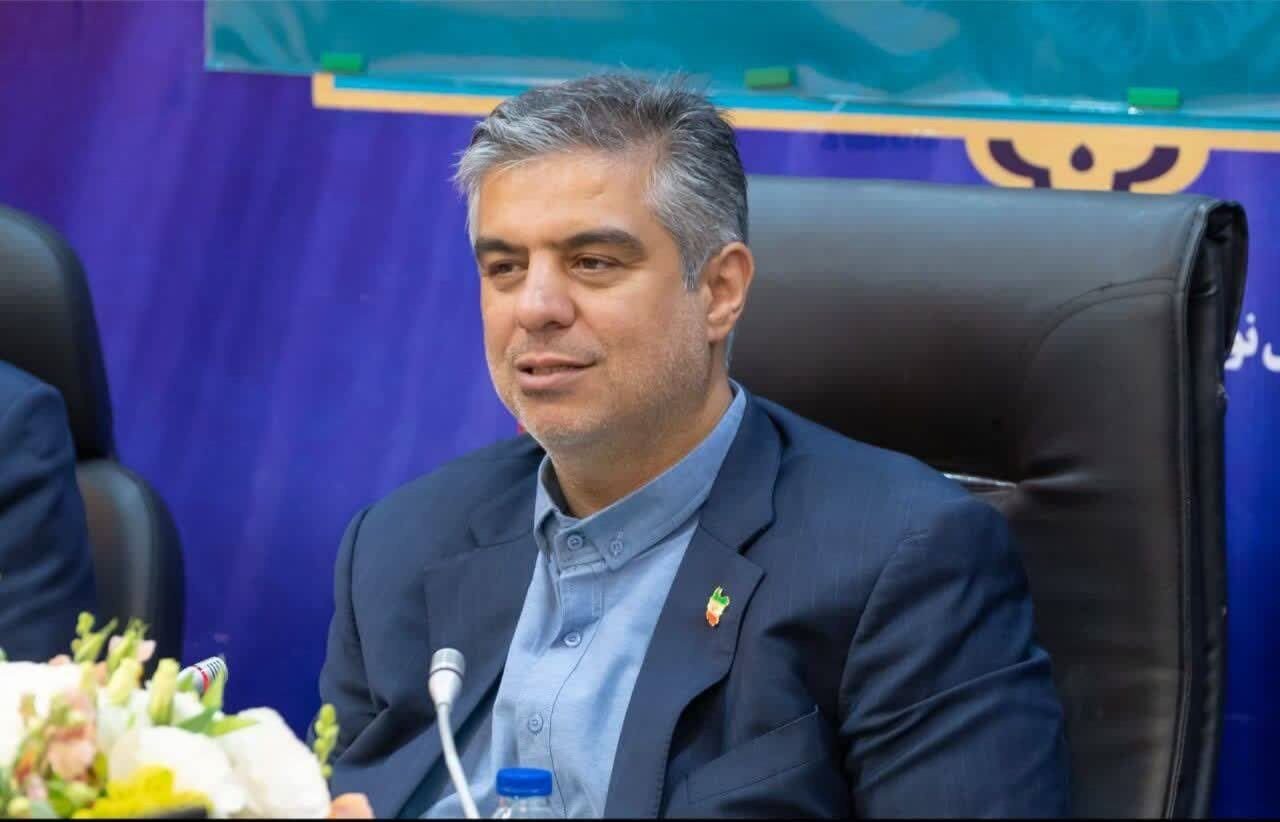 استاندار مرکزی: بازنگری محتوای درسی و مشارکت خانواده‌ها در مدیریت مدارس ضروری است