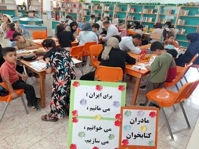 مادران دهگلانی با پویش کتابخوانی، فرزندان را به دنیای مطالعه پیوند زدند