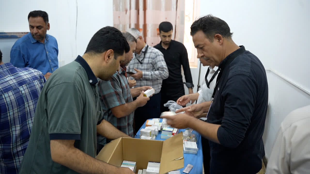 خدمات‌رسانی تیم درمانی هلال احمر یزد به زائران اربعین در عمود ۵۷۸
