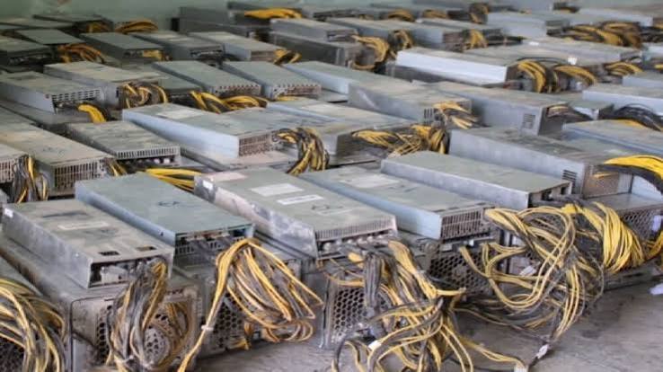 کشف ۱۲۳ دستگاه ماینر قاچاق به ارزش ۶ میلیارد تومان در بازار تهران