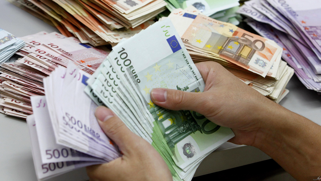 بدهی ۴ میلیارد یورویی دولت به واردکنندگان کالاهای اساسی؛ زنگ خطر برای تأمین بازار