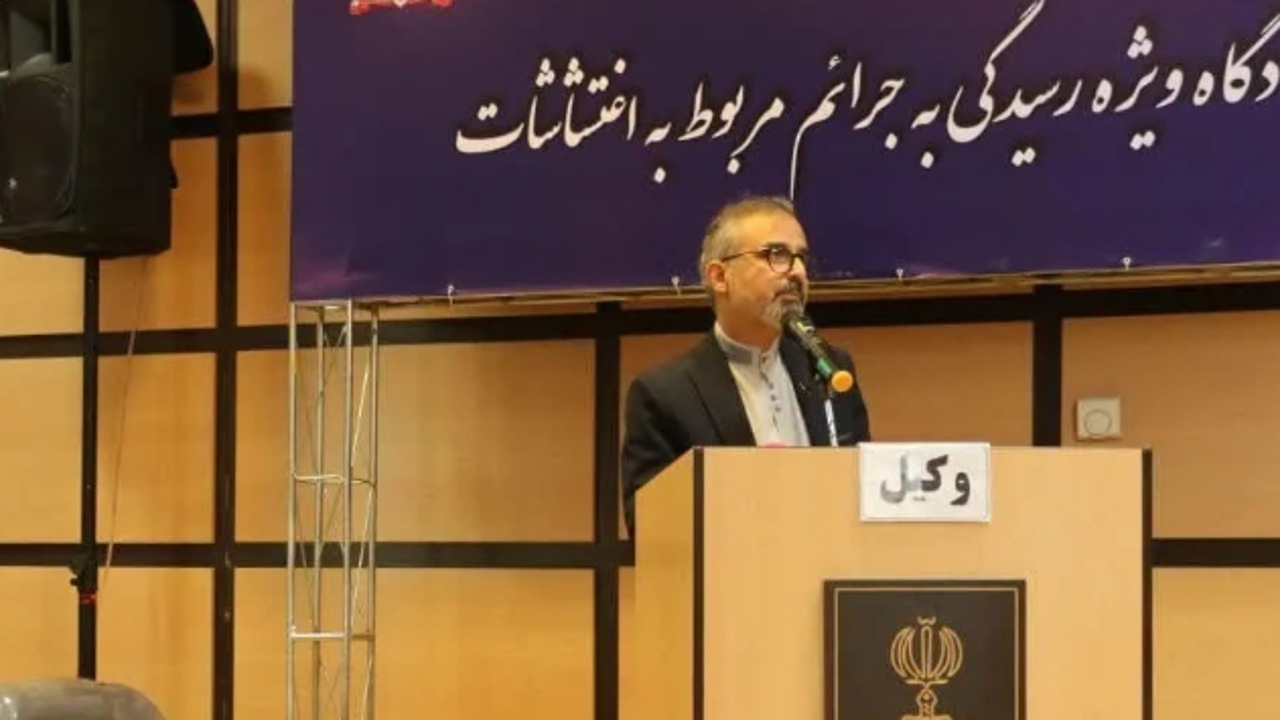 حکم محرومیت صادق ساعدی‌نیا از فعالیت صنفی؛ کافه‌های او همچنان پلمب است