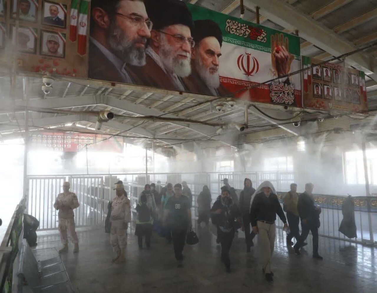 رکورد تردد زائران اربعین در مرز مهران؛ ۱۴۰ هزار نفر در یک شبانه‌روز