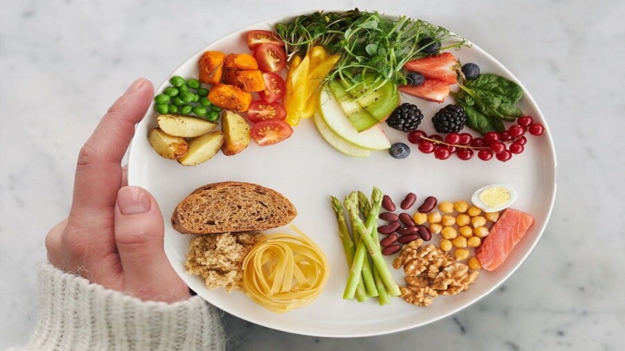 تغذیه و انرژی روزانه؛ چه بخوریم تا خسته نباشیم؟