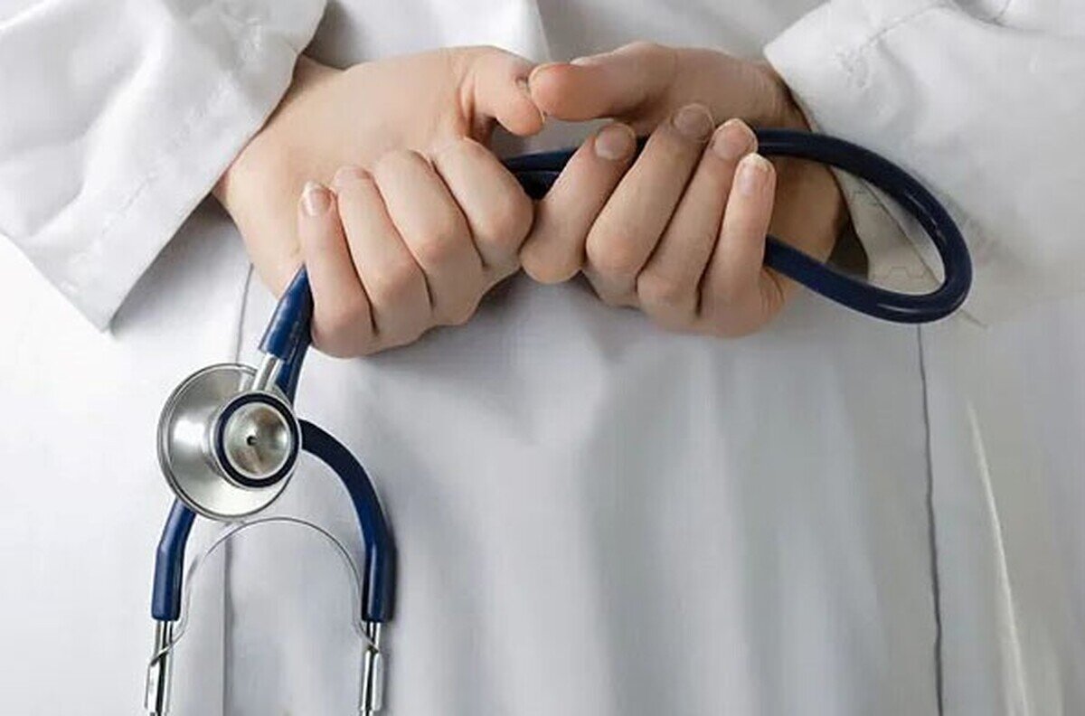 پلمب مرکز غیرمجاز دندانپزشکی و زیبایی در مشهد؛ ۶ تبعه خارجی دستگیر شدند