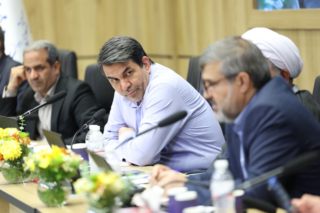 استاندار کرمان: تورم قوانین و موازی‌کاری نهادها، سرمایه‌گذاران را سرگردان کرده است