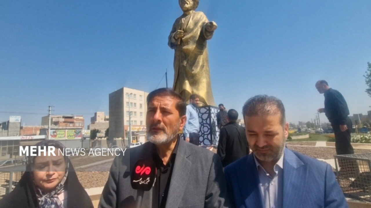 پاسداشت عالم برجسته شیعه با نصب المان ۹ متری در میدان نیار اردبیل