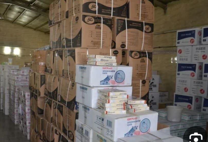انبار احتکار کالای آرایشی در کرمان لو رفت؛ کشف ۱۳۲ هزار قلم کالا به ارزش ۴۰۰ میلیارد ریال