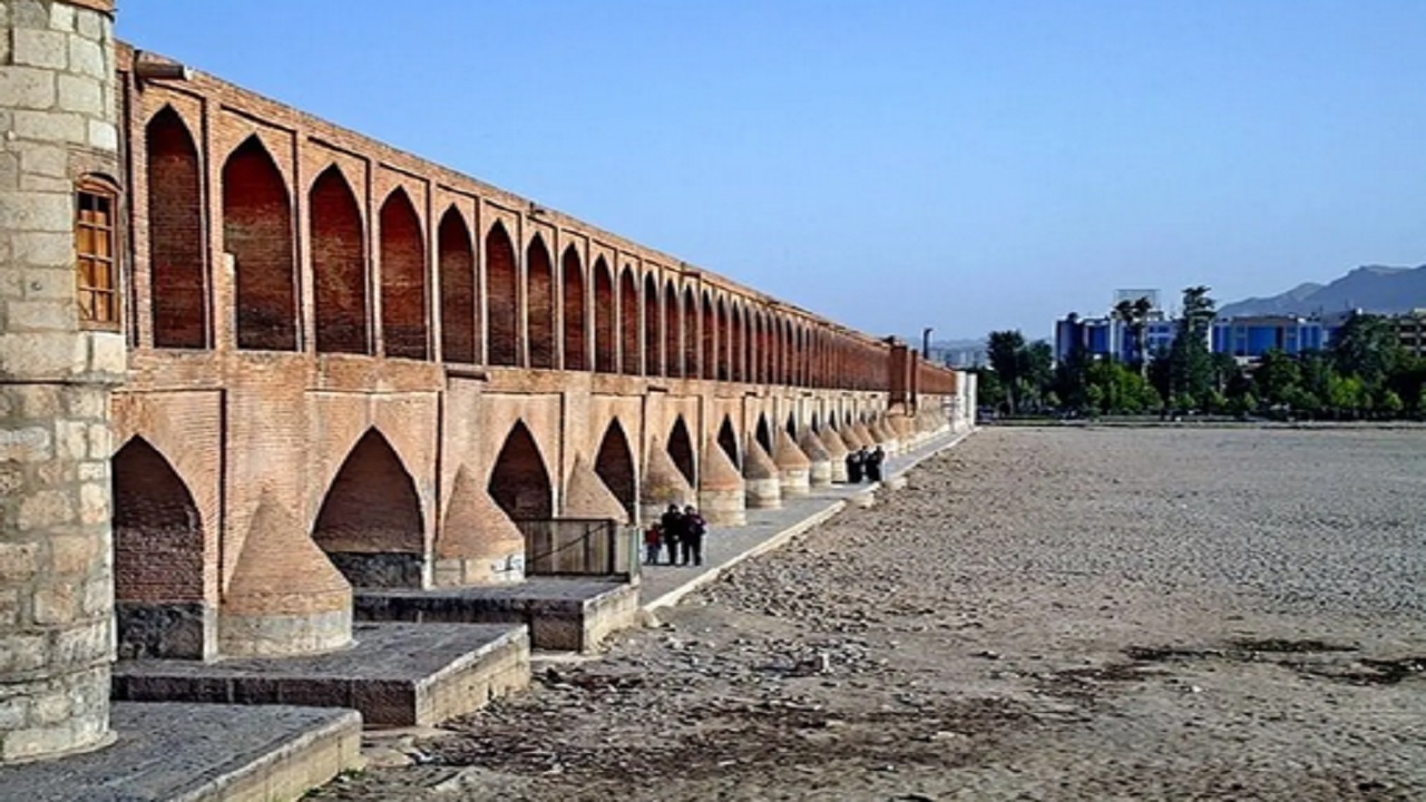 تالاب گاوخونی و زاینده‌رود؛ معاون محیط زیست خواستار طرح جامع ملی شد