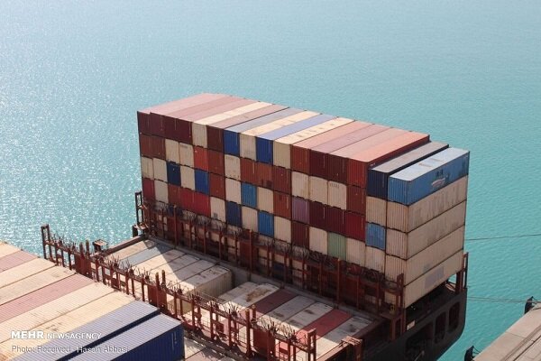 ترخیص ۱.۸ میلیون تن کالا و ۱۷ هزار خودرو از بنادر هرمزگان با پیگیری قضایی