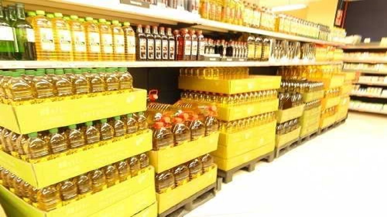 خطر بحران در بازار روغن نباتی در نیمه دوم سال / مطالبات یک میلیارد یورویی واردکنندگان از دولت