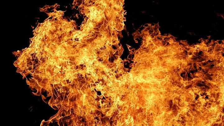 حریق گسترده در یک مجتمع مسکونی در خیابان سهروردی تهران؛ ۵ نفر مصدوم شدند