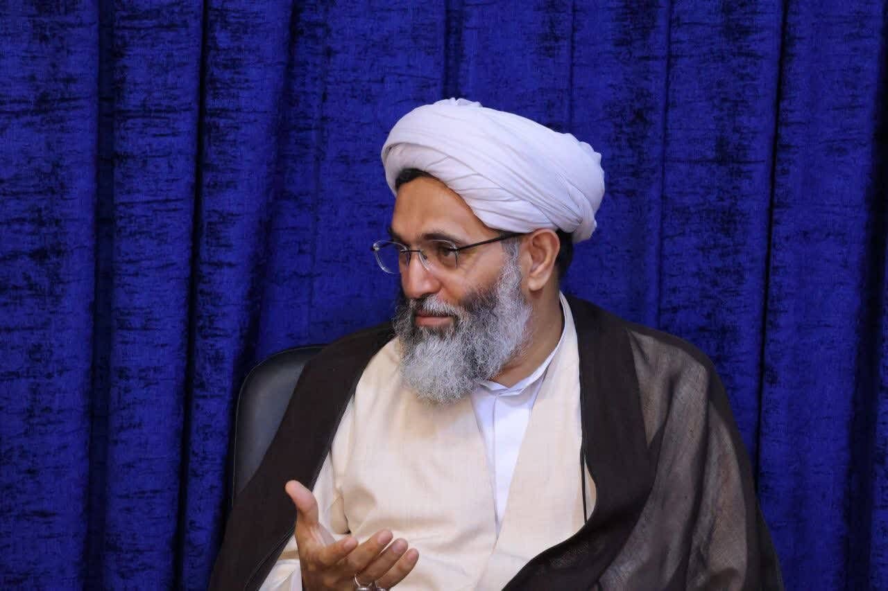 امام جمعه قشم: مساجد را به مراکز تربیت و پیوند اجتماعی تبدیل کنیم
