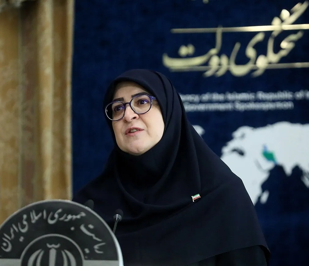 کاهش رسمی سهمیه دوم بنزین به ۵۰ لیتر؛ مهاجرانی: هنوز تصمیمی برای قیمت بنزین آزاد گرفته نشده است