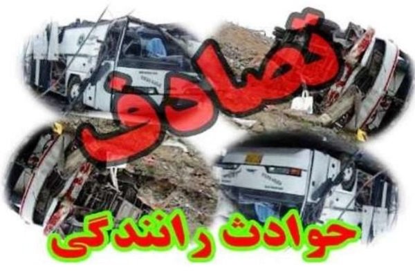 حادثه واژگونی خودرو در بلوار کویر کاشان چهار مصدوم برجای گذاشت