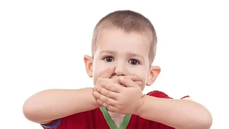 راهکارهای تربیتی برای مقابله با بددهانی کودکان؛ از بیتفاوتی تا محرومیت هدفمند