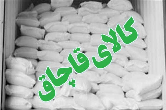 توقیف تریلی حامل ۲۰ تن آرد قاچاق در اسلامشهر؛ ۳ متهم دستگیر شدند
