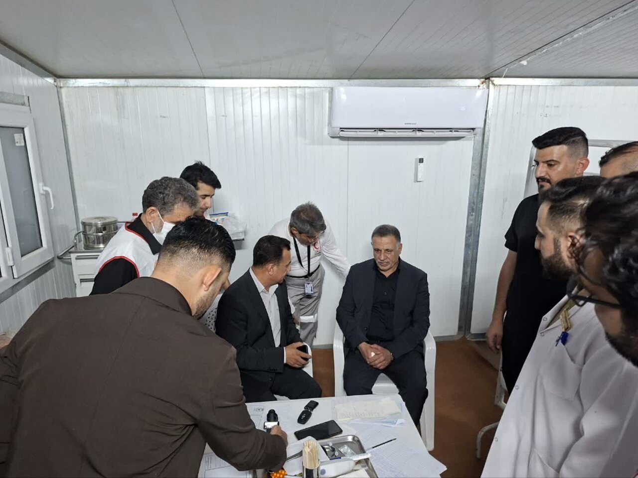 وزیر منابع آب عراق از تلاش امدادگران کرمانشاهی در درمانگاه منذریه قدردانی کرد