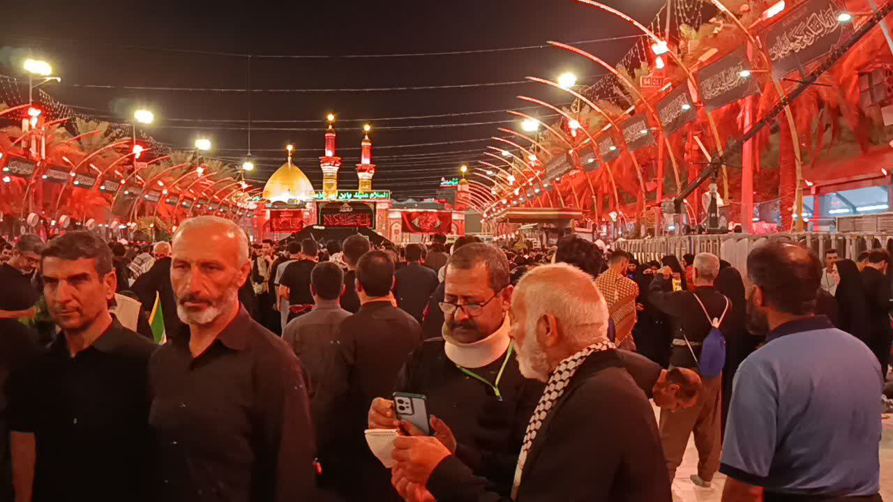 تصاویر تازه از شور و اشک زائران اربعین در بین‌الحرمین؛ روایتی از دلدادگی در آستانه اربعین حسینی