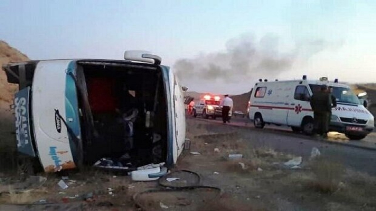 واژگونی اتوبوس زائران در خاک عراق؛ مصدومان به مراکز درمانی کرمانشاه منتقل شدند