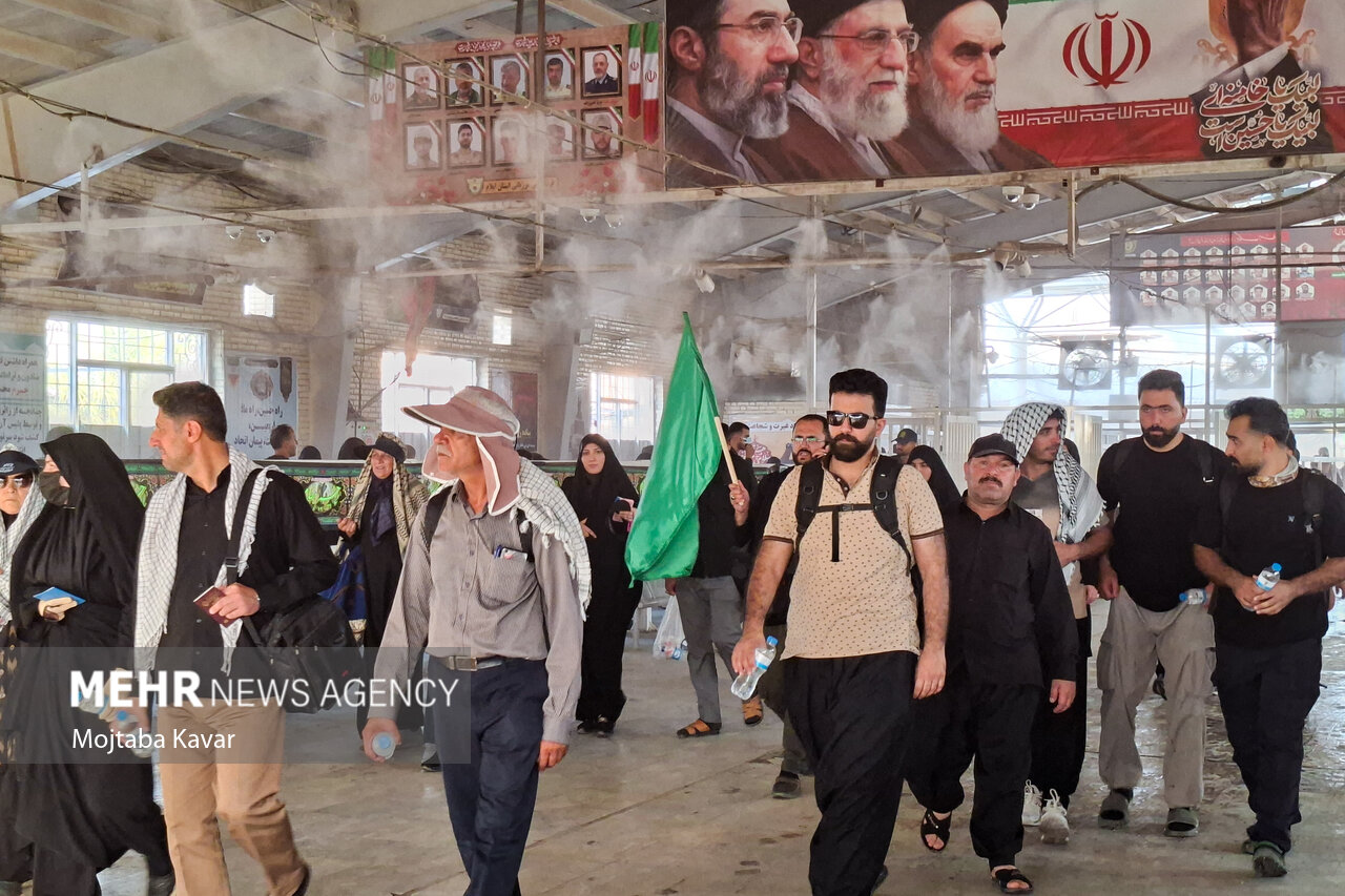 بازگشت پرشور زائران اربعین از مرز مهران؛ گزارش تصویری خبرنگار مهر در شامگاه دوشنبه