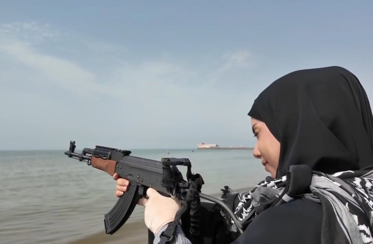 سفر نمادین دختران تبریزی به سواحل خلیج فارس؛ نمایش اقتدار و همبستگی ملی