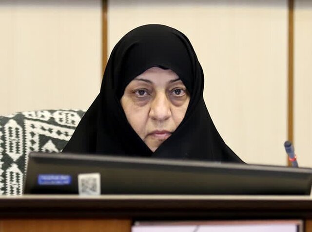 عضو شورای شهر یزد: قطع آب فضای سبز راهکار درست بحران کم‌آبی نیست