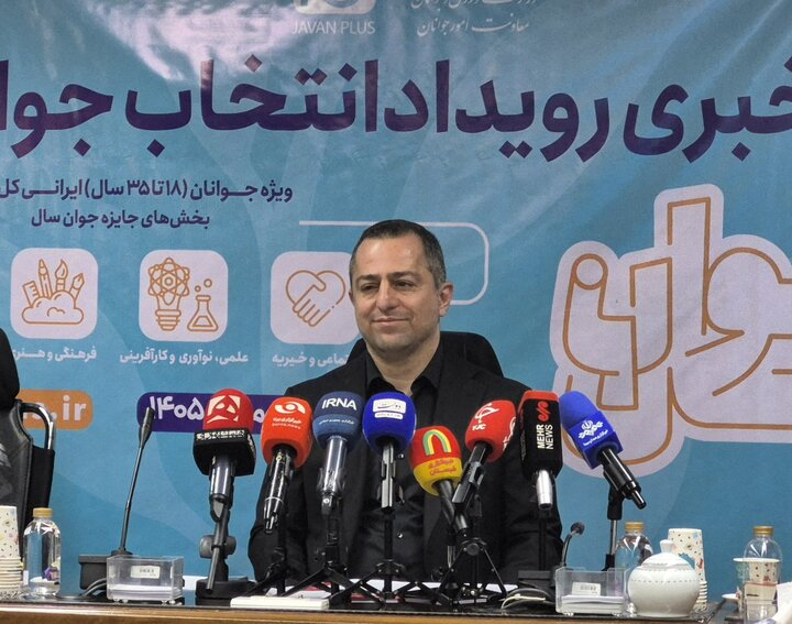 رحیمی: تفاهم با امضای رئیس‌جمهور بهترین وضعیت را رقم زد؛ جریانی به دنبال خسته‌کردن دولت است