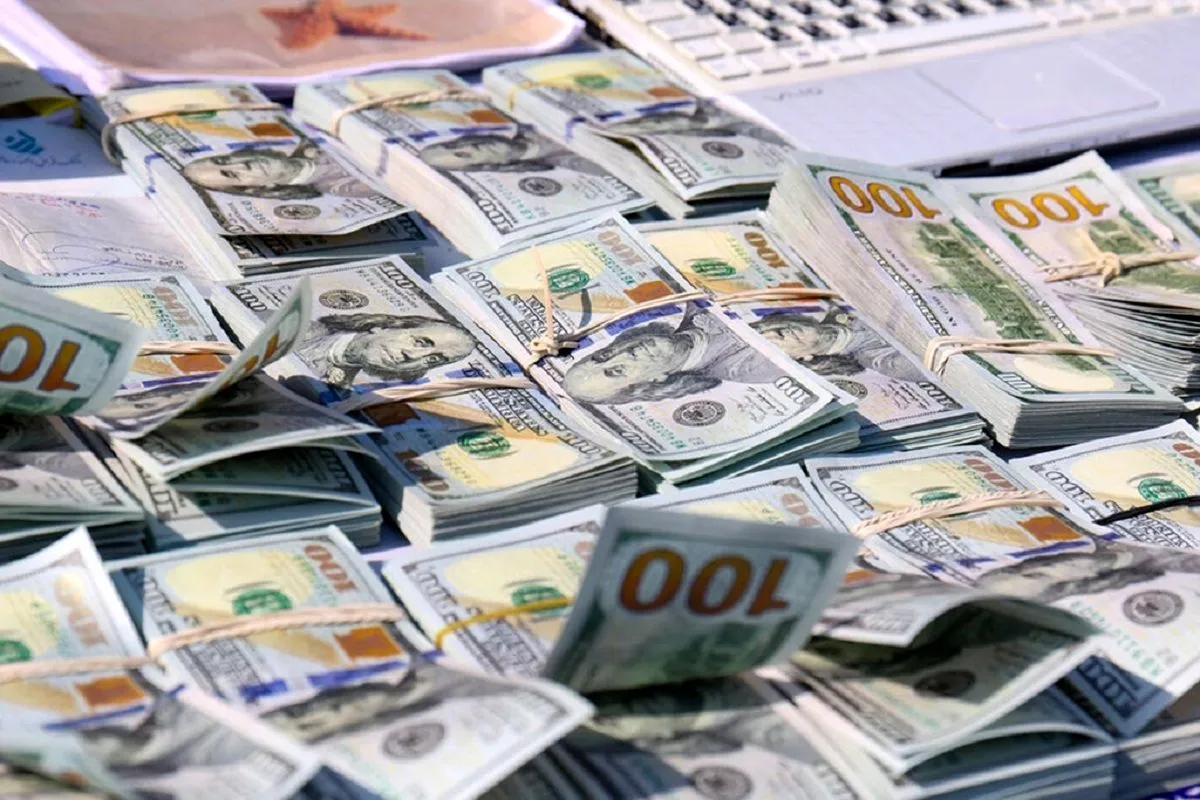 کارت بازرگانی اجاره‌ای؛ ابزار خاموش خروج ۳۰ میلیارد دلار ارز از کشور