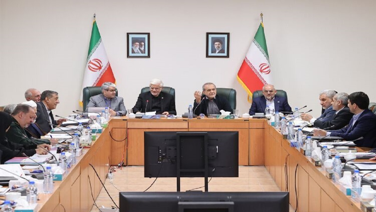 مصوبات تازه هیئت دولت؛ از مذاکرات با عمان تا کاهش ۶۵ درصدی مصرف گازوئیل