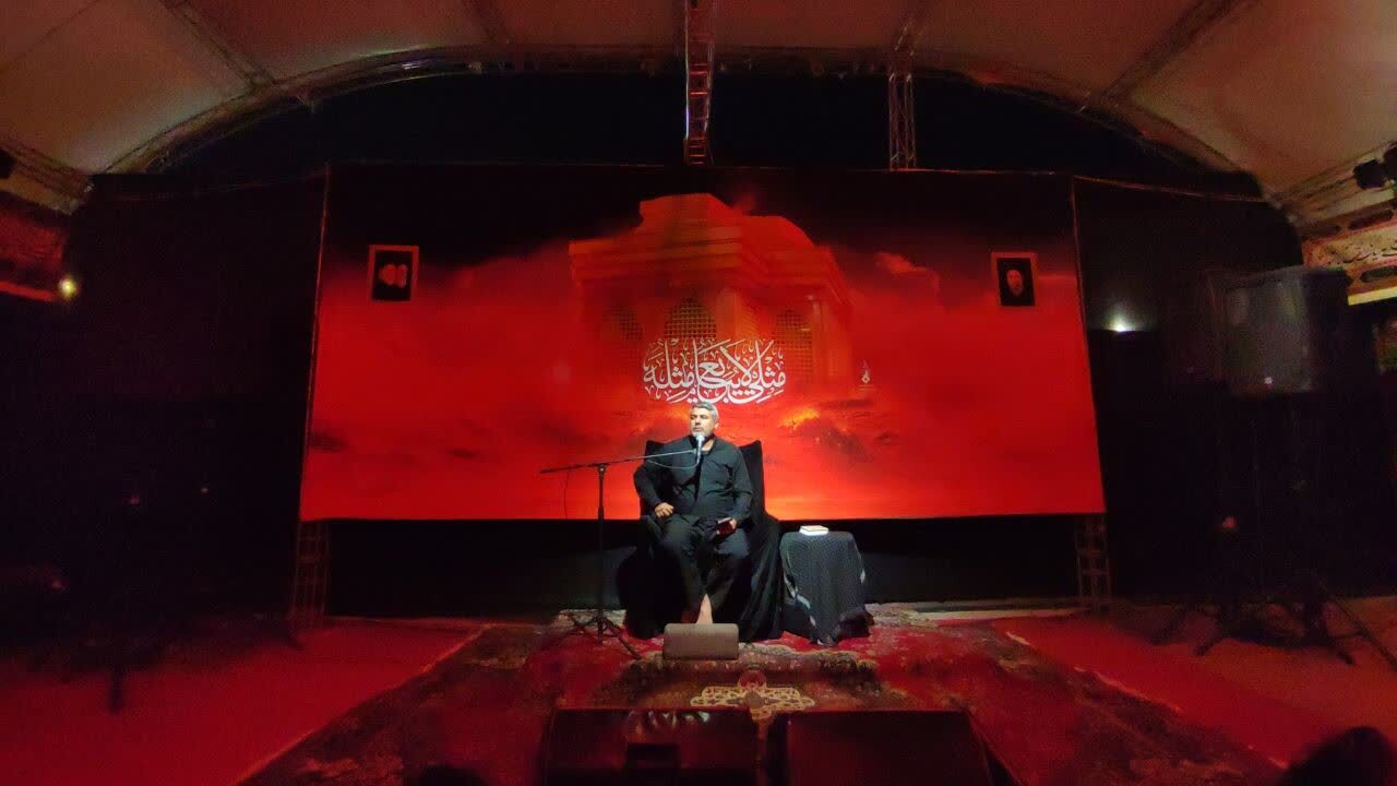 اجتماع شبانه زائران صالح‌آبادی در کربلا