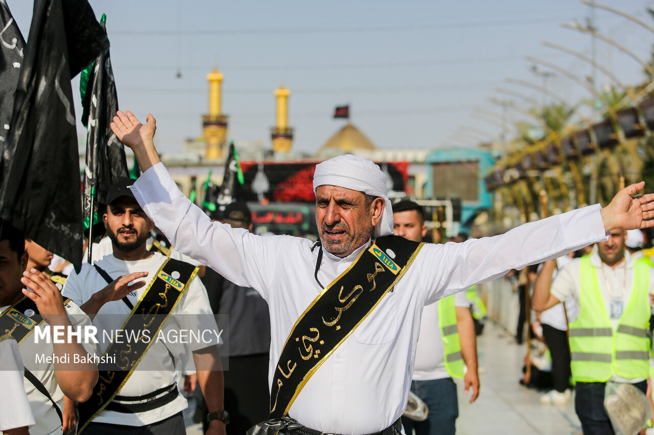 آیین سنتی عزاداری قبیله سفیدپوش بنی‌عامر در آستانه اربعین در کربلا برگزار شد