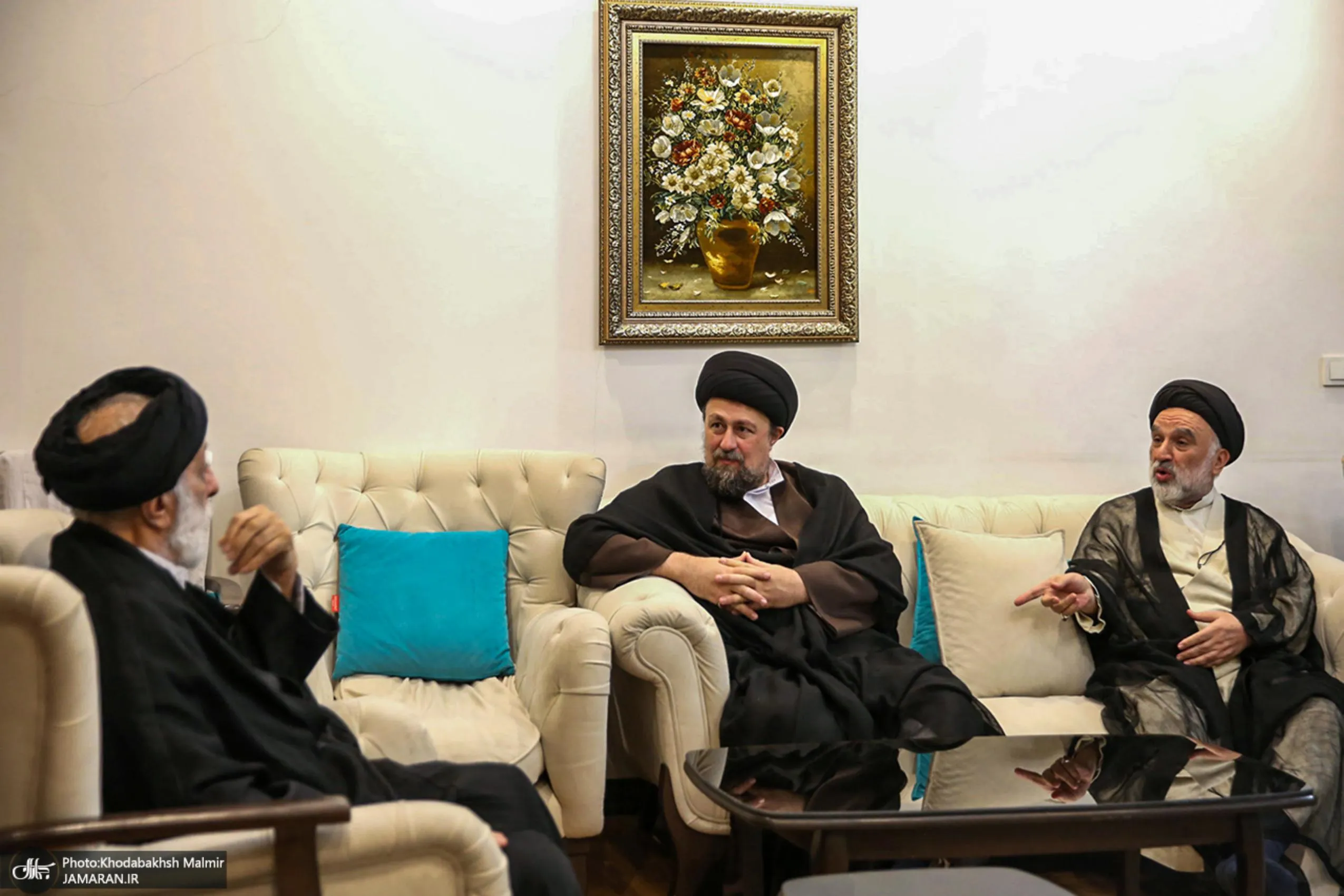 یادگار امام به دیدار برادر رهبر شهید رفت؛ تسلیت سید حسن خمینی به خاندان خامنه‌ای