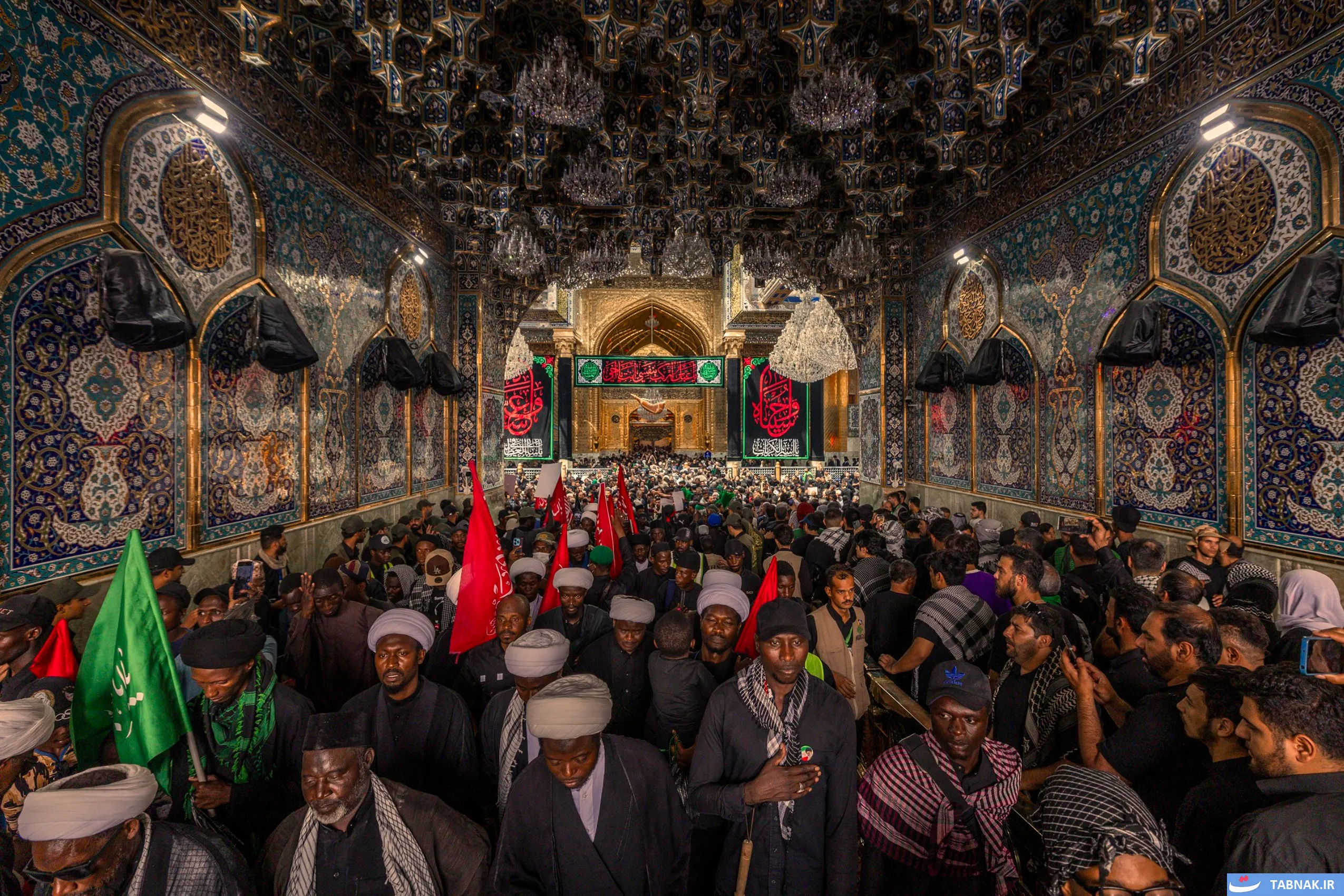 مراسم شب اربعین در بین‌الحرمین کربلا