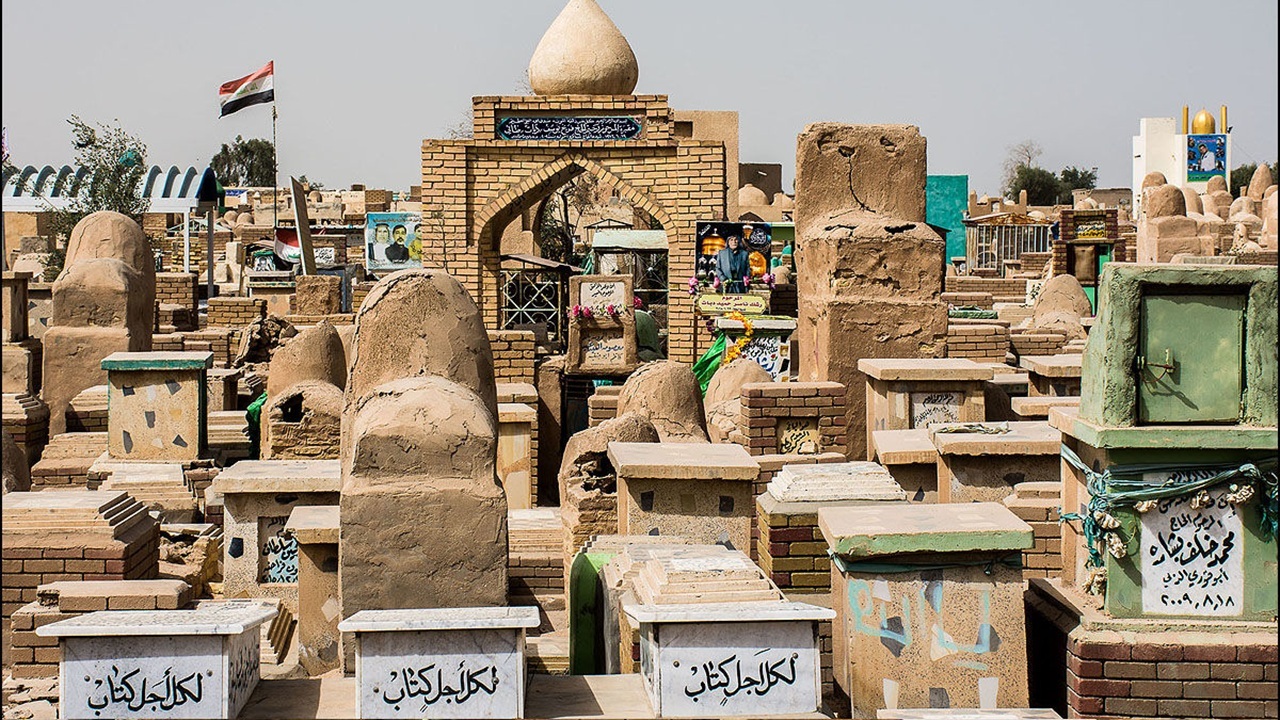 وادی‌السلام؛ از روایت سجده فرشتگان بر حضرت آدم تا آرامگاه رئیس‌علی دلواری