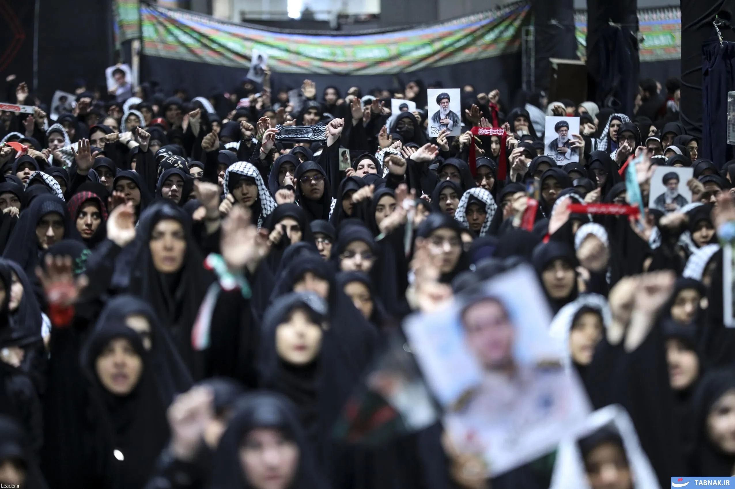 حضور دانشجویان در مراسم عزاداری اربعین در جوار محل شهادت رهبر انقلاب