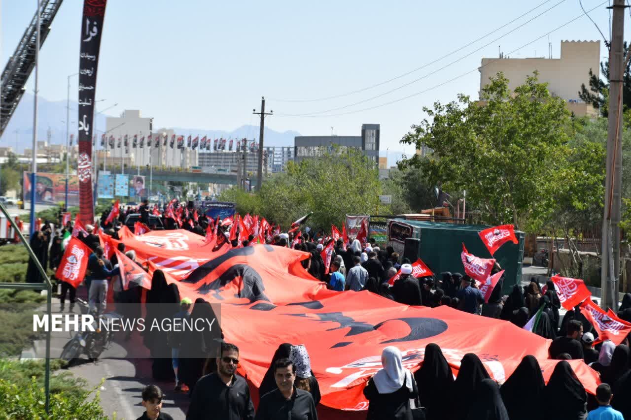 عزاداری جاماندگان اربعین حسینی در زاهدان؛ ارادت مردم سیستان و بلوچستان به اباعبدالله(ع)