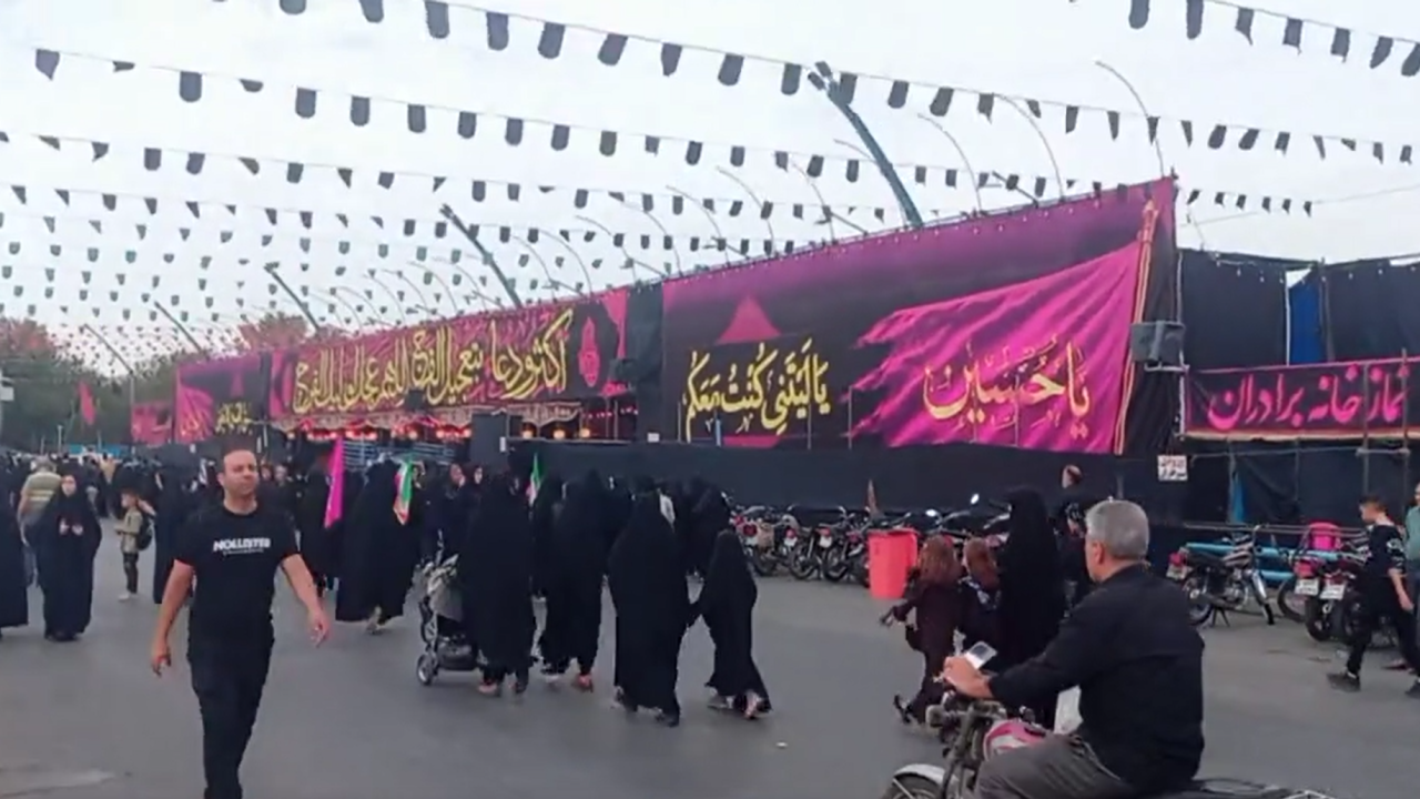 همصدایی عاشقان حسینی در اصفهان؛ اجتماع جاماندگان اربعین با شعار «باید برخاست»