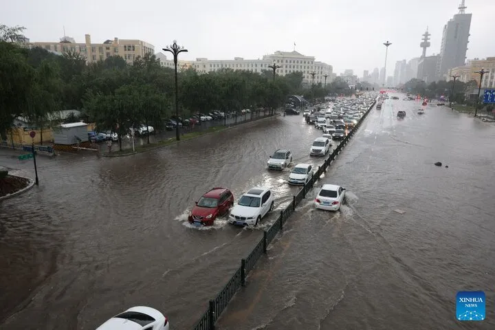 بارش‌های سیل‌آسا در شمال‌غرب چین؛ هزاران نفر از مناطق درگیر تخلیه شدند