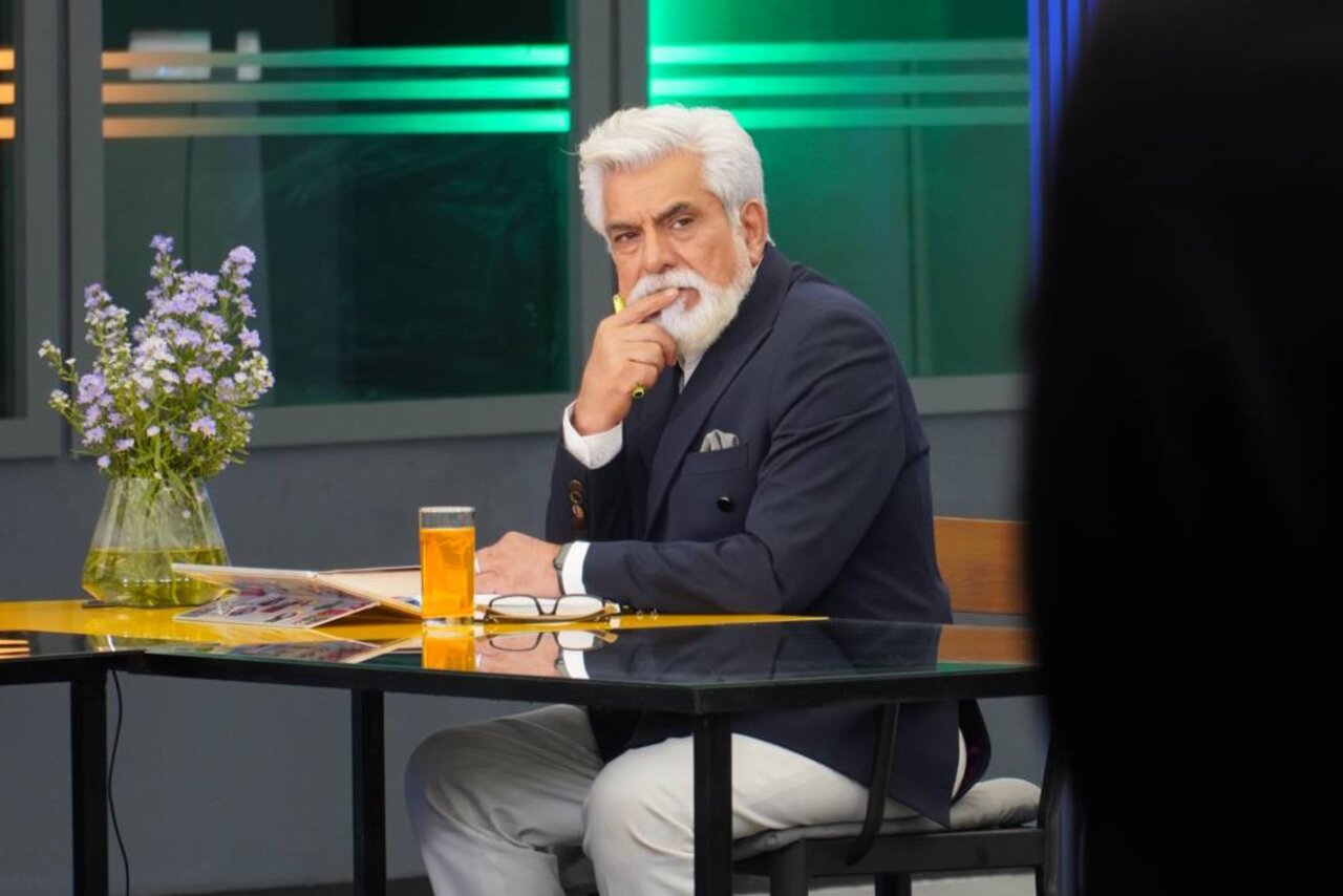 بازگشت حسین پاکدل به اجرا پس از ۳۳ سال؛ فصل تازه «هزار داستان» کلید خورد