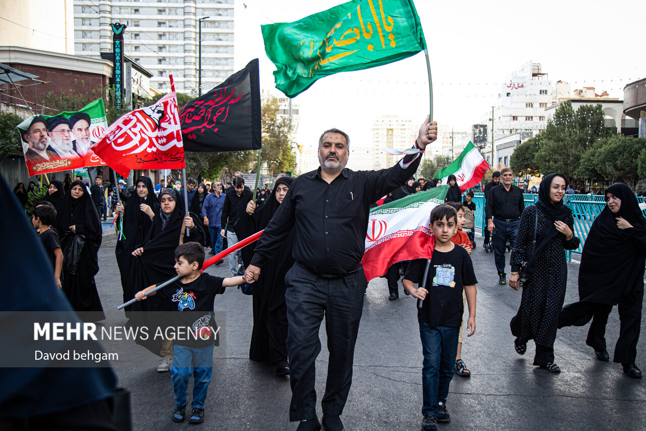 رکورد خدمت‌رسانی متروی تهران در آیین جاماندگان اربعین؛ جابه‌جایی ۷۱۶ هزار و ۳۷۵ زائر