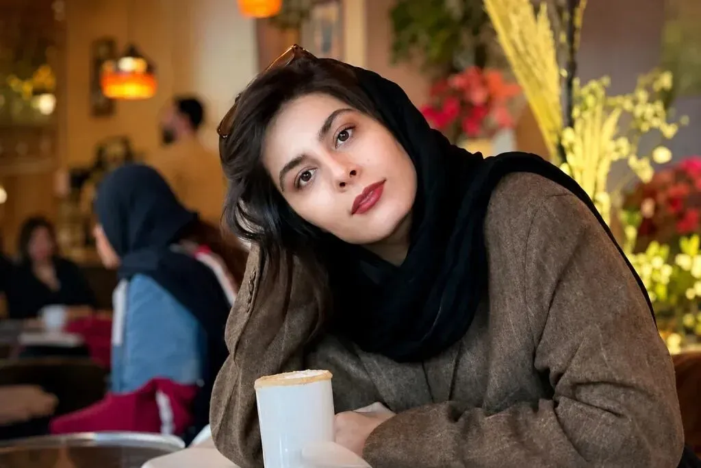 بدرقه بازیگر جوان سینما در بهشت زهرا؛ مریم همتیان پس از دو سال مبارزه با سرطان آرام گرفت