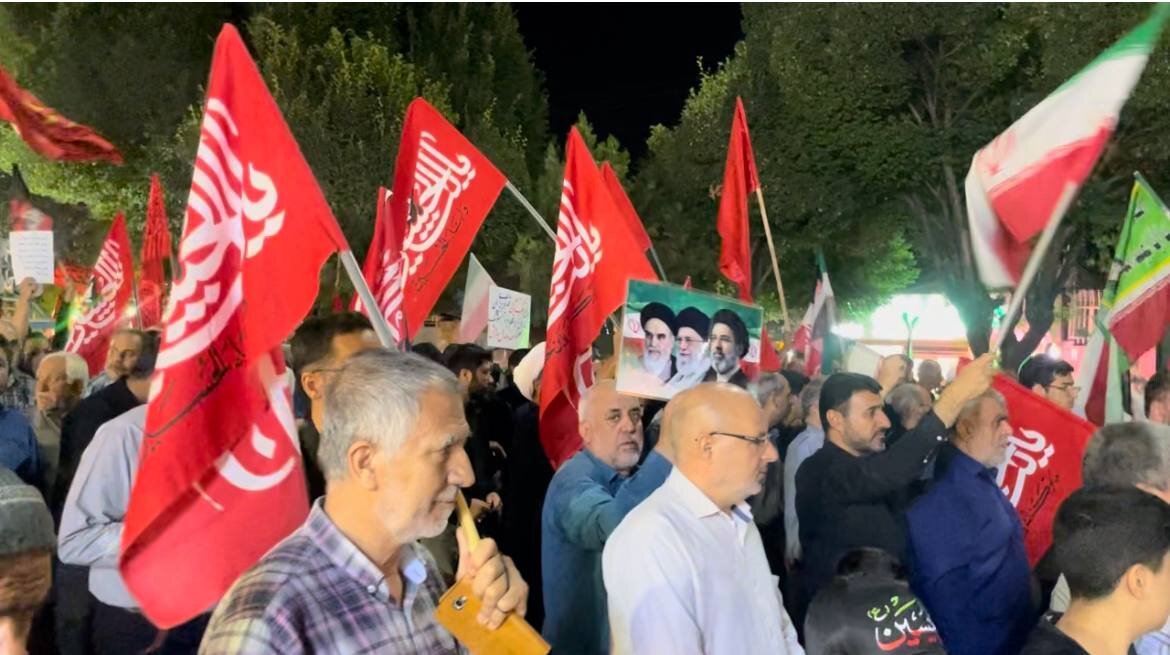 شب صد و پنجاه و هشتم تجمع مردمی در آبیک؛ تأکید بر وحدت و انسجام ملی
